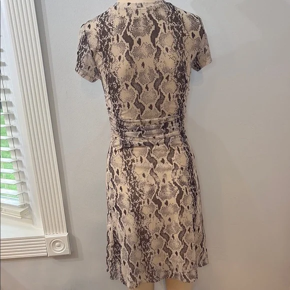 Elegant Snake Print Dress - Picture 6 of 8
